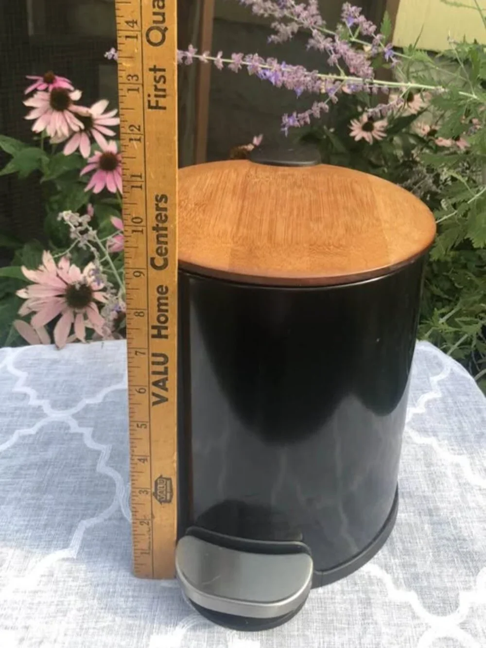 Metal counter top compost container can black with wood lid , removeable inside